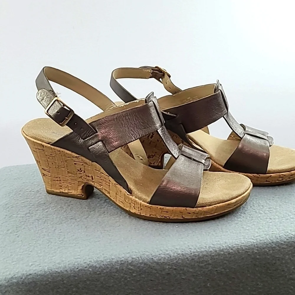 CLARKS Women's Pewter Open Toe Leather 3
